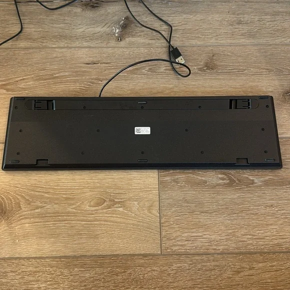 Computer Keyboard - Picture 4 of 5